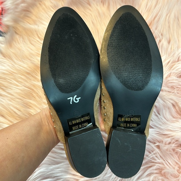 AMS Tan Studded Rhinestone Faux Suede Slip On Mules Office Attire Size 7 Womens - Picture 6 of 6